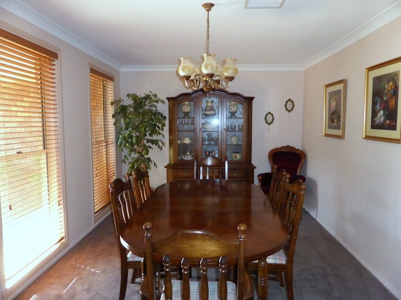 5 Glenwarrie Place, Parkes NSW 2870