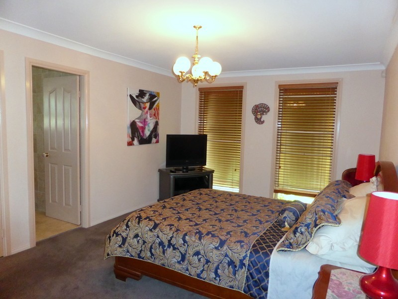 5 Glenwarrie Place, Parkes NSW 2870