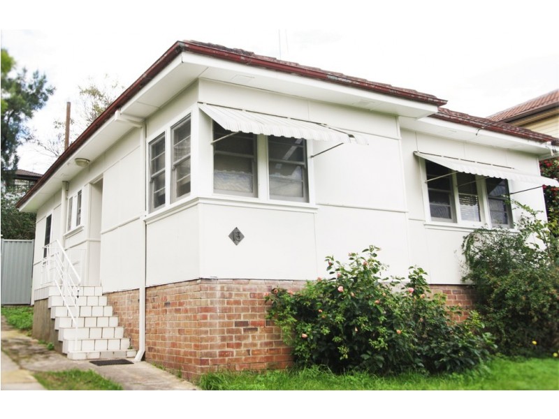 13 Broadoaks St, Ermington NSW 2115