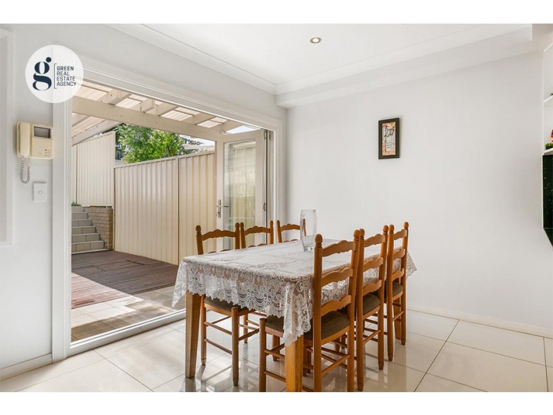 2 / 4 Dean Crescent, Ermington NSW 2115