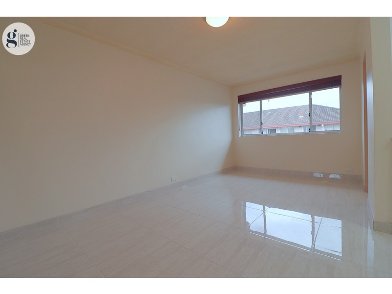 27/4 Bank Street, Meadowbank NSW 2114