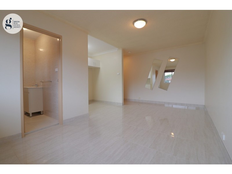 27/4 Bank Street, Meadowbank NSW 2114