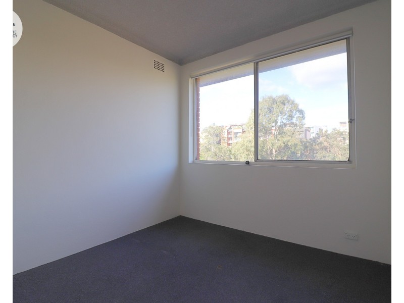 9/10 Bank Street, Meadowbank NSW 2114