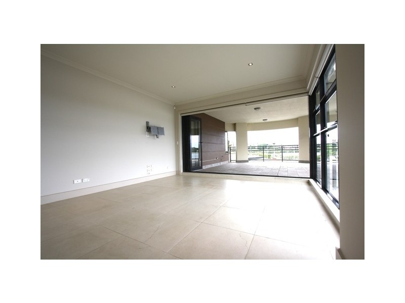 1/2 Bay Drive, Meadowbank NSW 2114