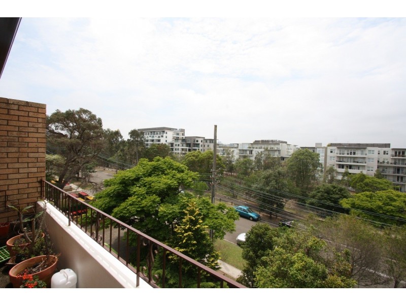 7/1-3 Bank Street, Meadowbank NSW 2114