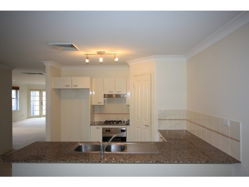 33 Hunterford Crescent, Oatlands NSW 2117