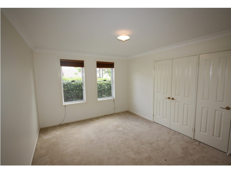 33 Hunterford Crescent, Oatlands NSW 2117