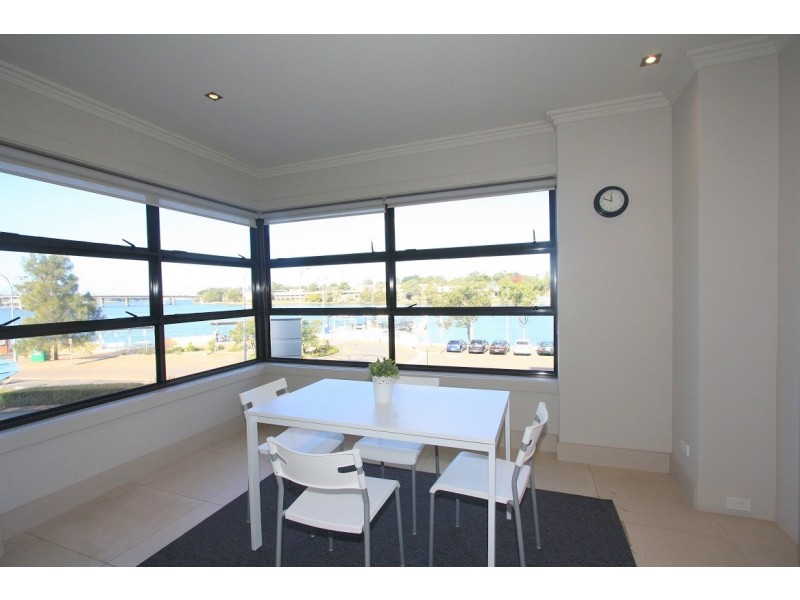 1/2 Bay Drive, Meadowbank NSW 2114