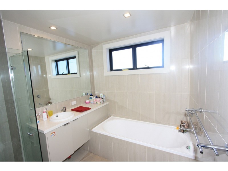 1/2 Bay Drive, Meadowbank NSW 2114