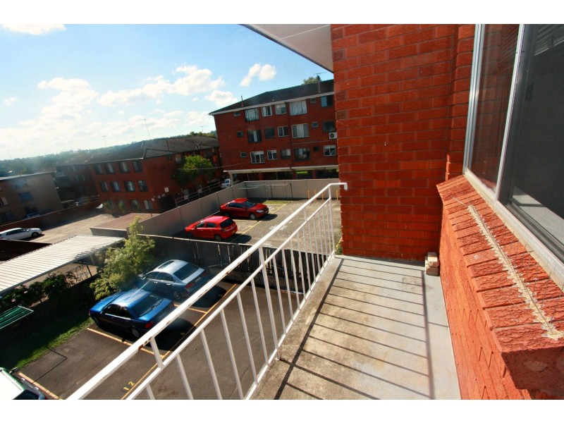 17/5 Bank Street, Meadowbank NSW 2114