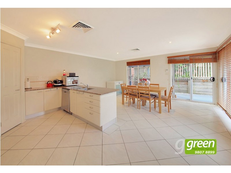 33 Hunterford Crescent, Oatlands NSW 2117