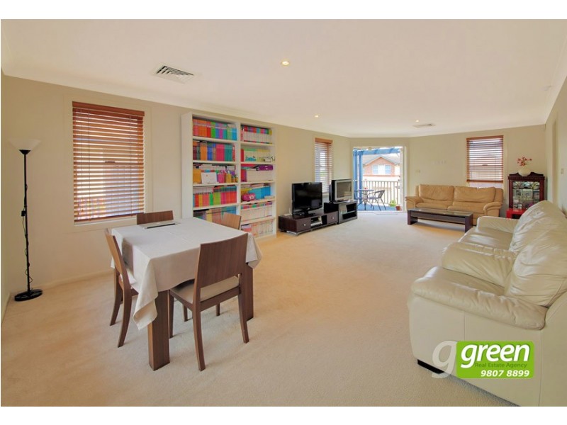 33 Hunterford Crescent, Oatlands NSW 2117