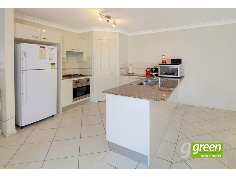 33 Hunterford Crescent, Oatlands NSW 2117