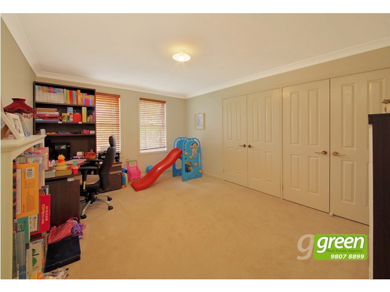 33 Hunterford Crescent, Oatlands NSW 2117