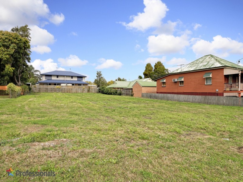 12 Moffatt Street, Ipswich QLD 4305