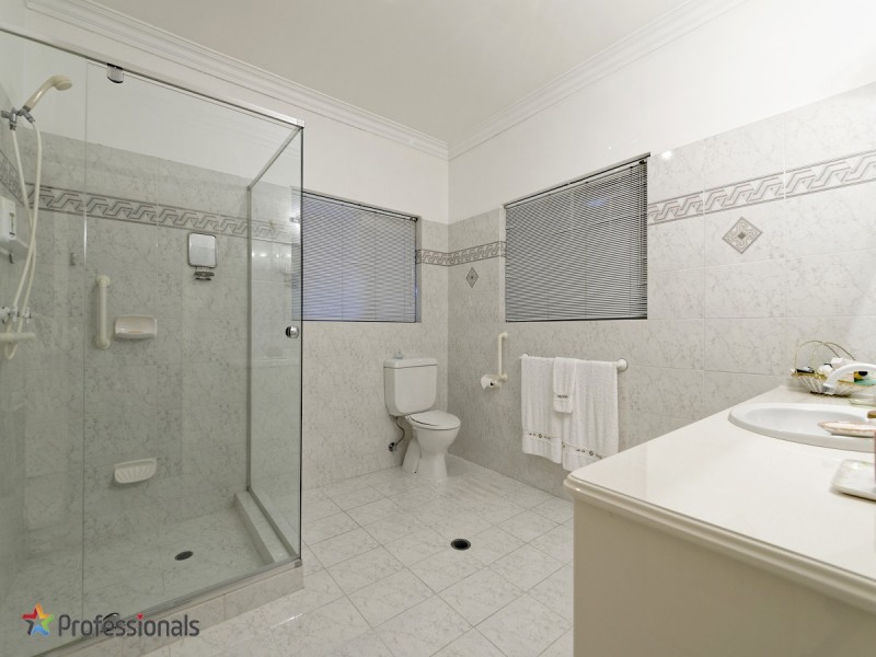 11 Letizia Close, Chermside West QLD 4032