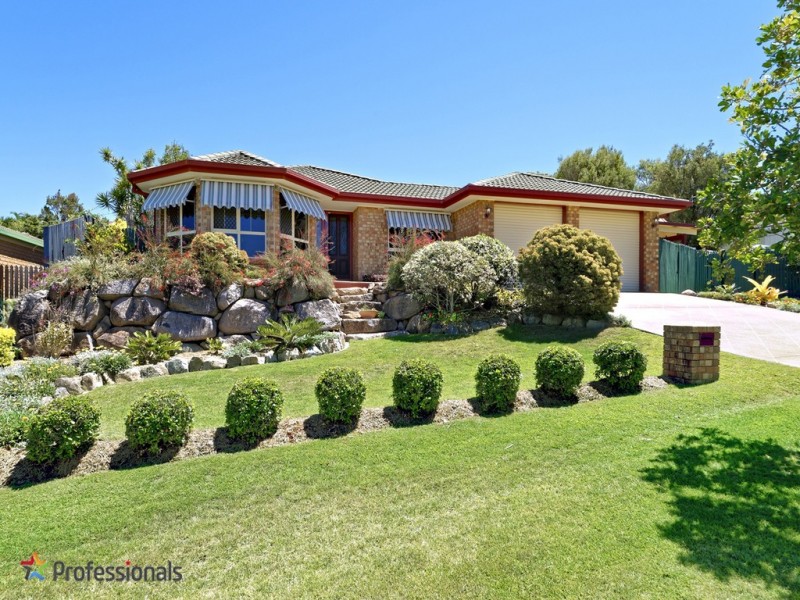 13 Vauton Court, Arana Hills QLD 4054