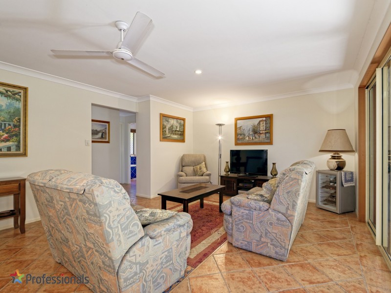 13 Vauton Court, Arana Hills QLD 4054