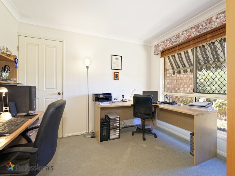 13 Vauton Court, Arana Hills QLD 4054