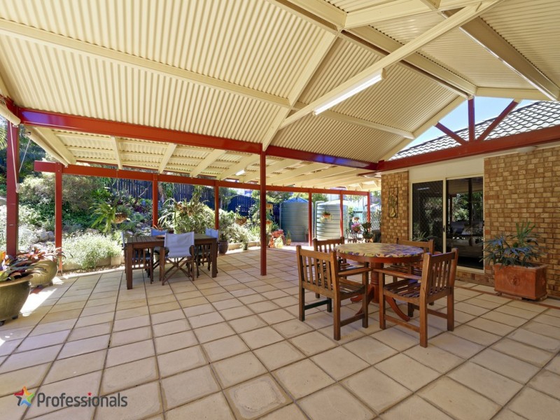 13 Vauton Court, Arana Hills QLD 4054