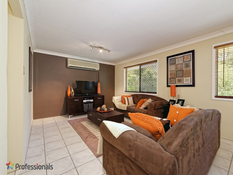 27 Woodtop Court, Ferny Hills QLD 4055