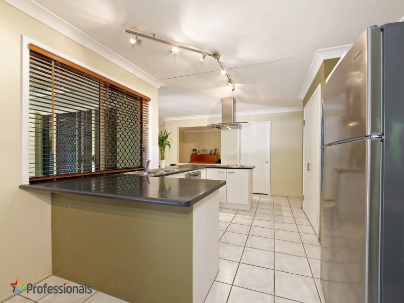 27 Woodtop Court, Ferny Hills QLD 4055