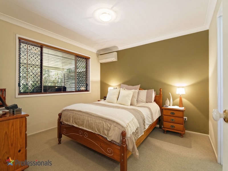 27 Woodtop Court, Ferny Hills QLD 4055