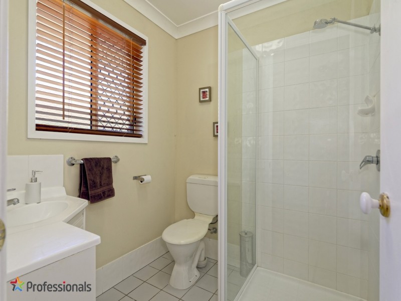 27 Woodtop Court, Ferny Hills QLD 4055