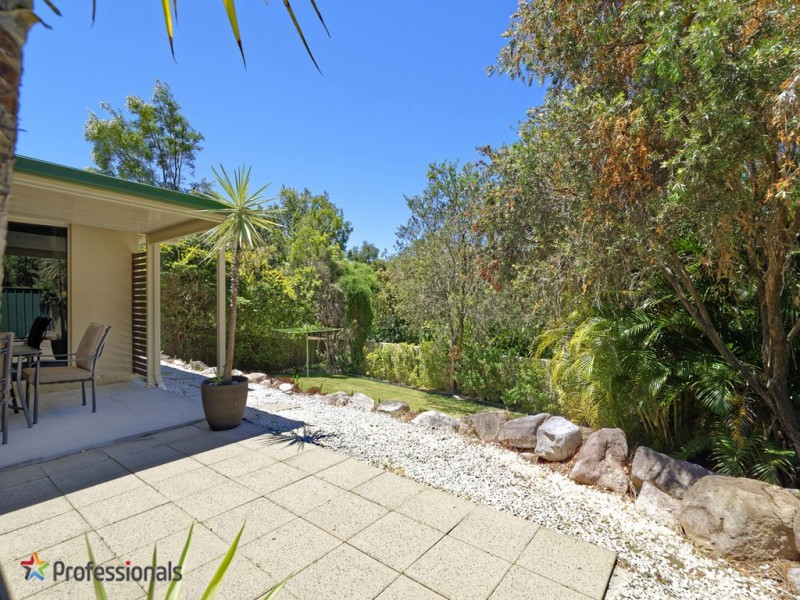 27 Woodtop Court, Ferny Hills QLD 4055