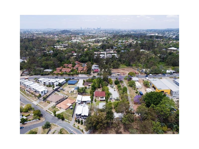 53 Queens Road, Everton Hills QLD 4053