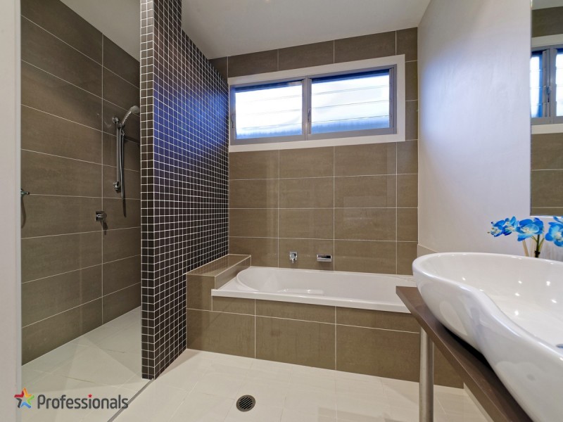 102 Richmond Street, Gordon Park QLD 4031