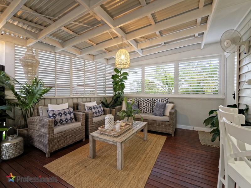 32 Dorrigo Street, Stafford Heights QLD 4053