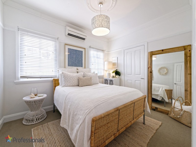 32 Dorrigo Street, Stafford Heights QLD 4053