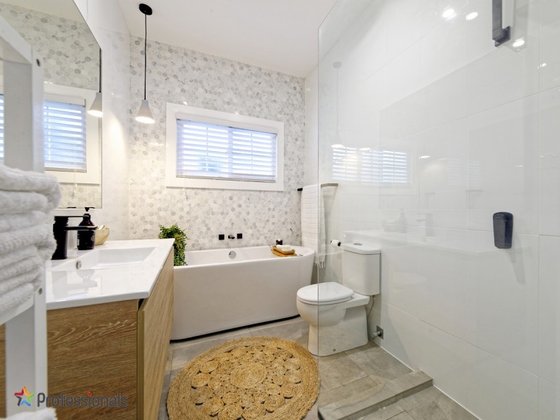 32 Dorrigo Street, Stafford Heights QLD 4053