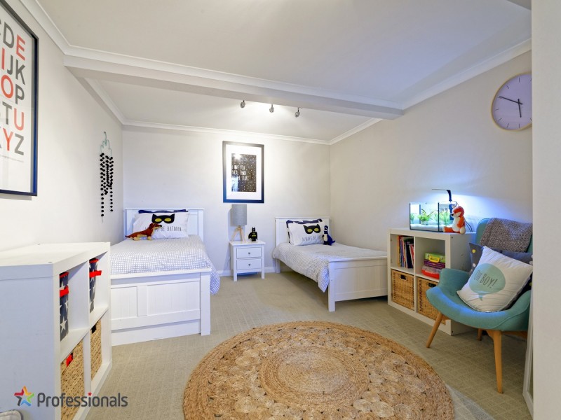 32 Dorrigo Street, Stafford Heights QLD 4053