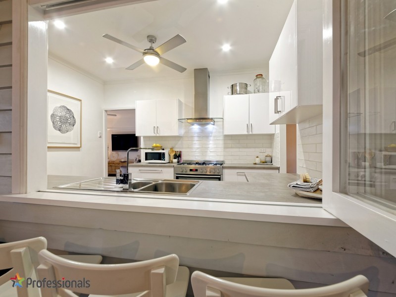 32 Dorrigo Street, Stafford Heights QLD 4053