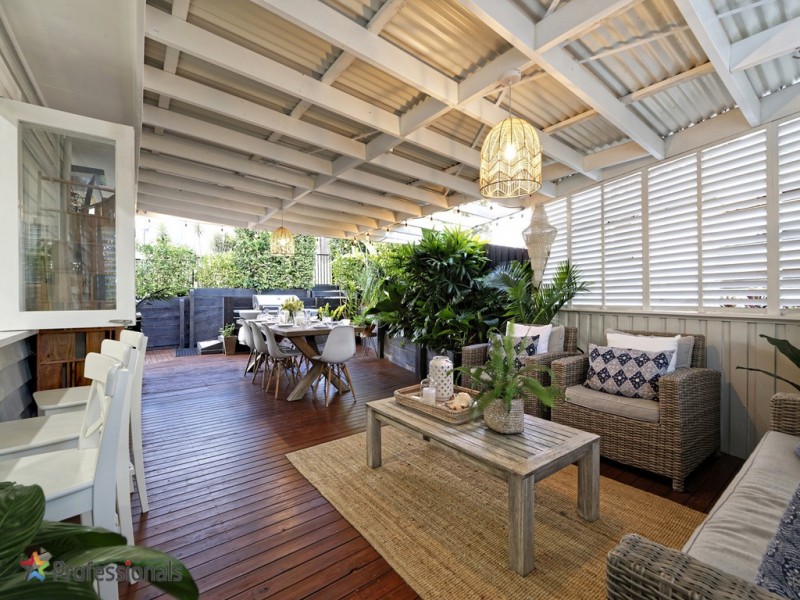 32 Dorrigo Street, Stafford Heights QLD 4053