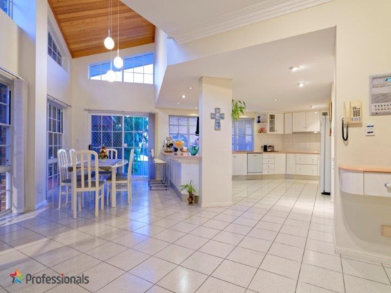 11 Letizia Close, Chermside West QLD 4032