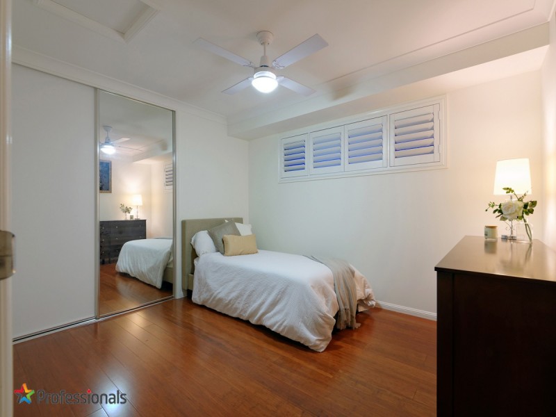 4 Jillaine Street, Everton Hills QLD 4053