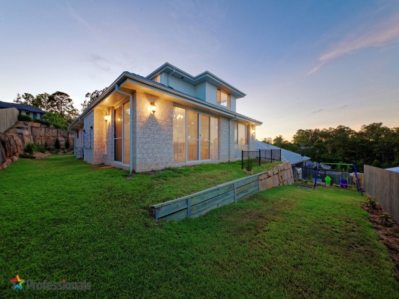 4 Jillaine Street, Everton Hills QLD 4053