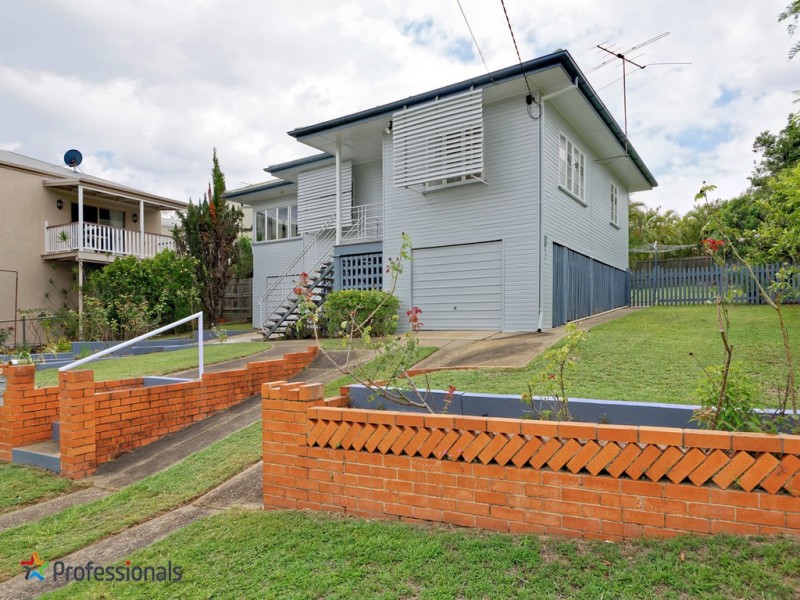 32 Meridian Street, Coorparoo QLD 4151