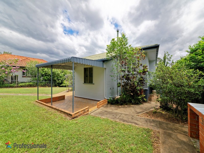 32 Meridian Street, Coorparoo QLD 4151