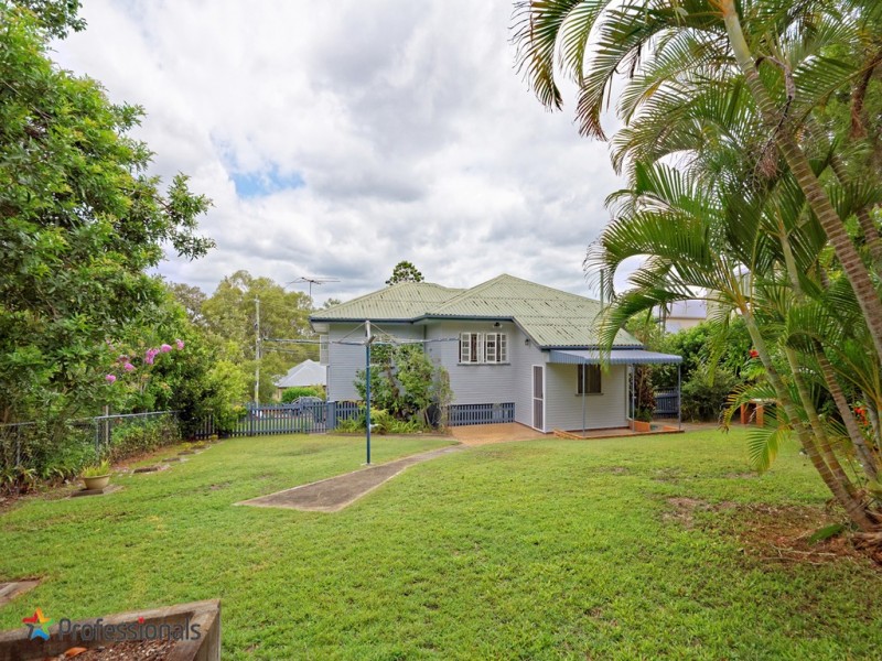32 Meridian Street, Coorparoo QLD 4151