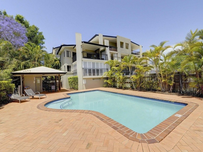 8/13 Vectis Street, Norman Park QLD 4170