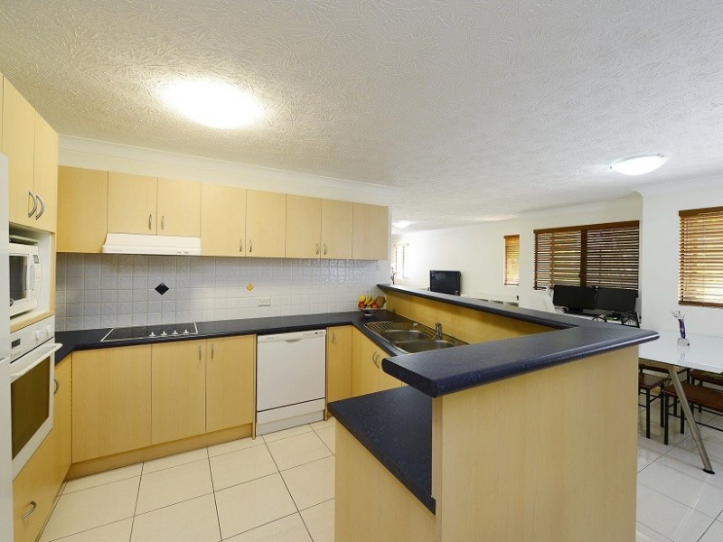 8/13 Vectis Street, Norman Park QLD 4170