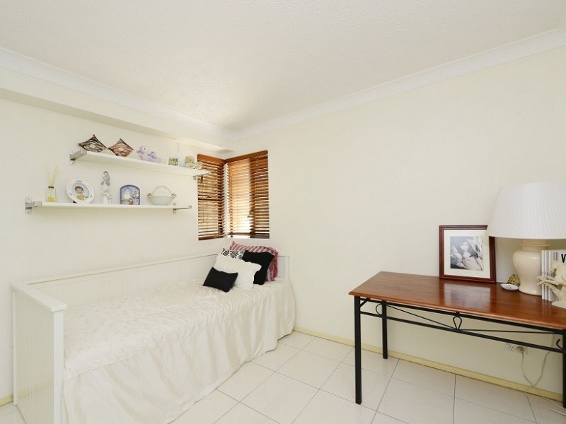 8/13 Vectis Street, Norman Park QLD 4170