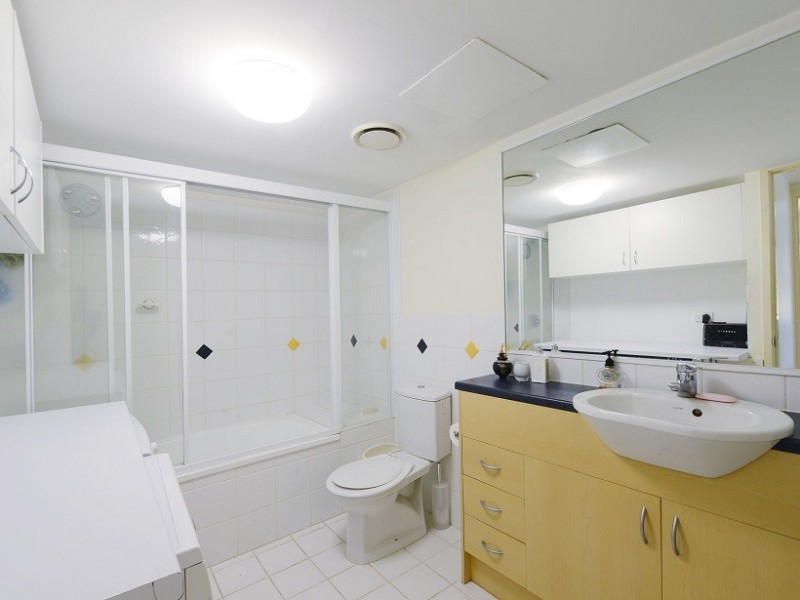 8/13 Vectis Street, Norman Park QLD 4170