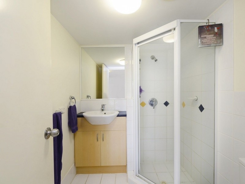 8/13 Vectis Street, Norman Park QLD 4170