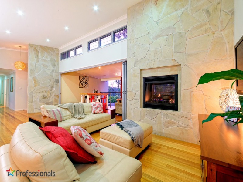 2 Wilga Drive, Bunya QLD 4055