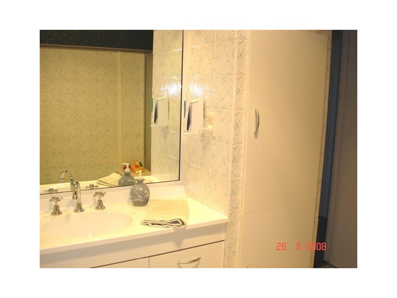 22 Illuta Avenue, Ferny Hills QLD 4055